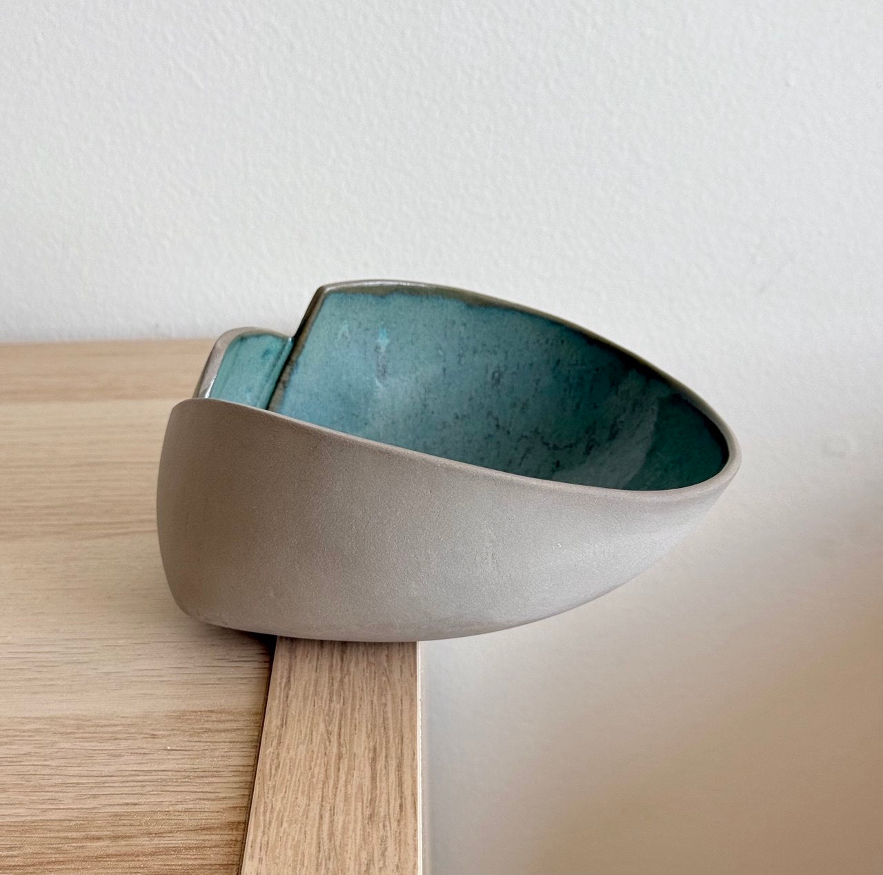 Ceramic Tutorial Video No. 14 - Step by Step Guide on How to Make a Cut & Fold Bowl (2 cuts)