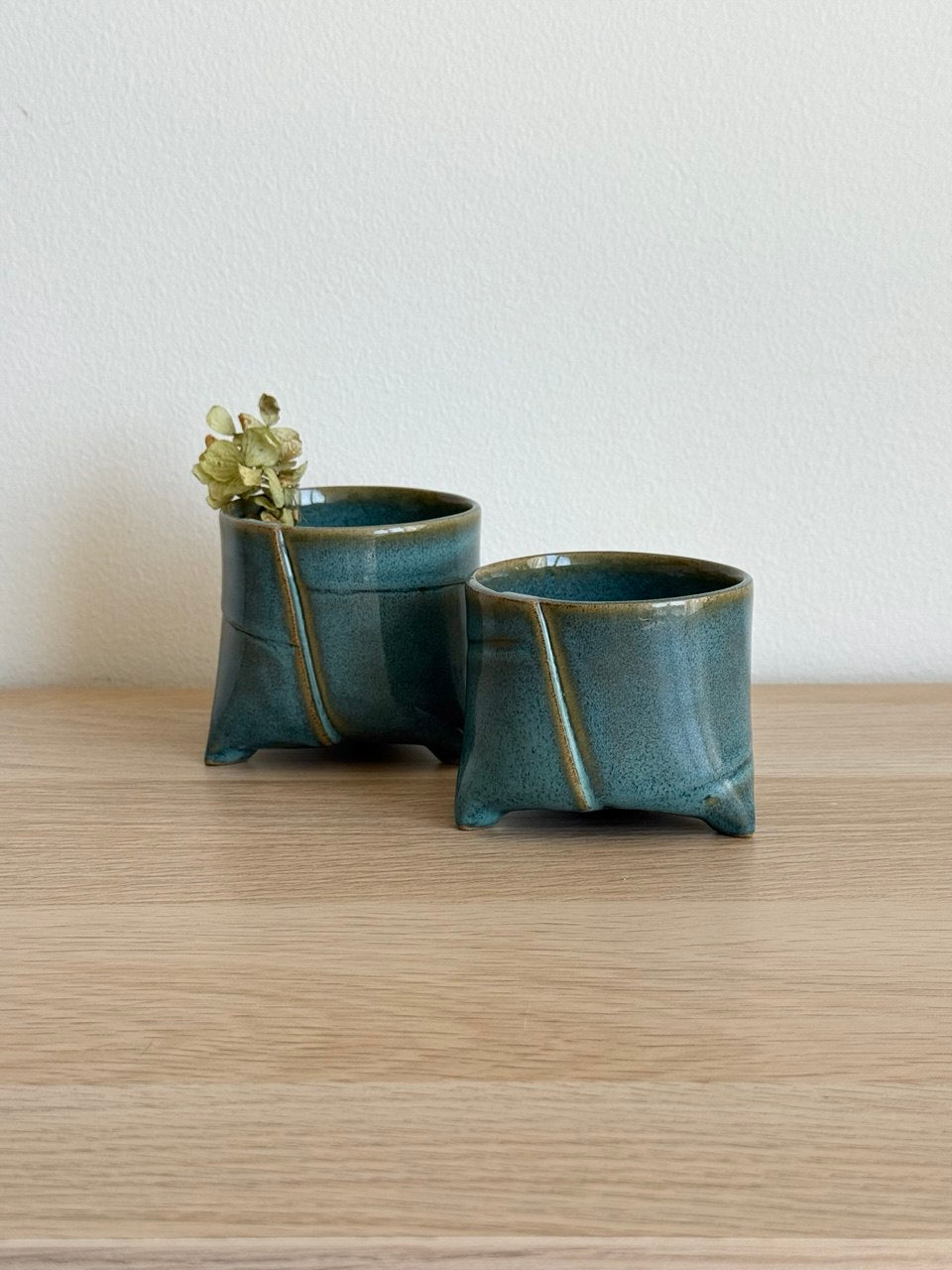 Ceramic Tutorial Video No: 25 - Step by Step Guide on How to Make a Yunomi with 3 Legs