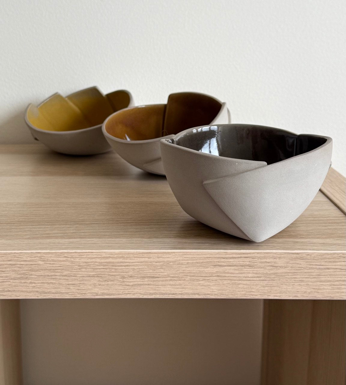 5 1/2" Smoke Glaze 3 Cut Bowl