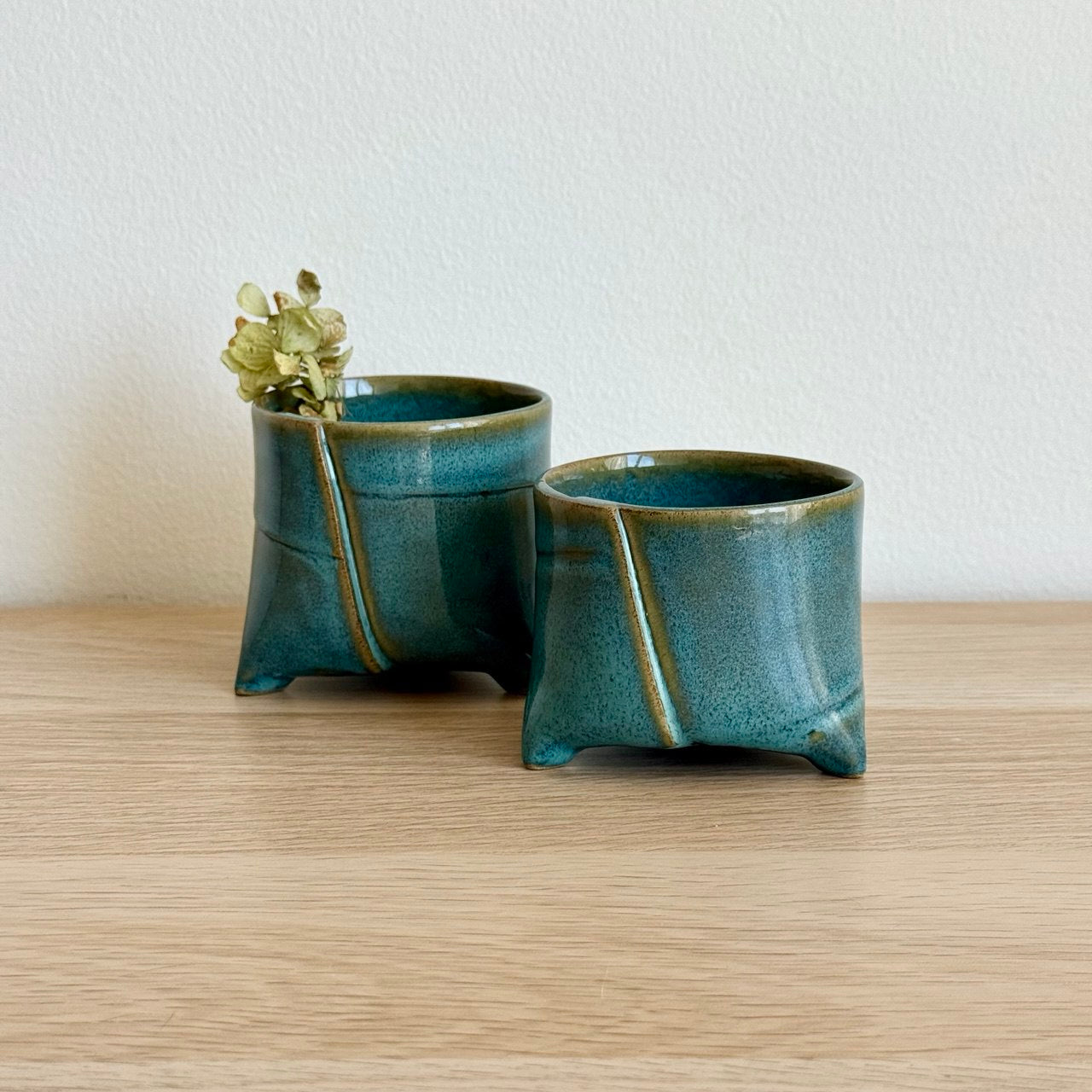 Ceramic Tutorial Video No: 25 - Step by Step Guide on How to Make a Yunomi with 3 Legs