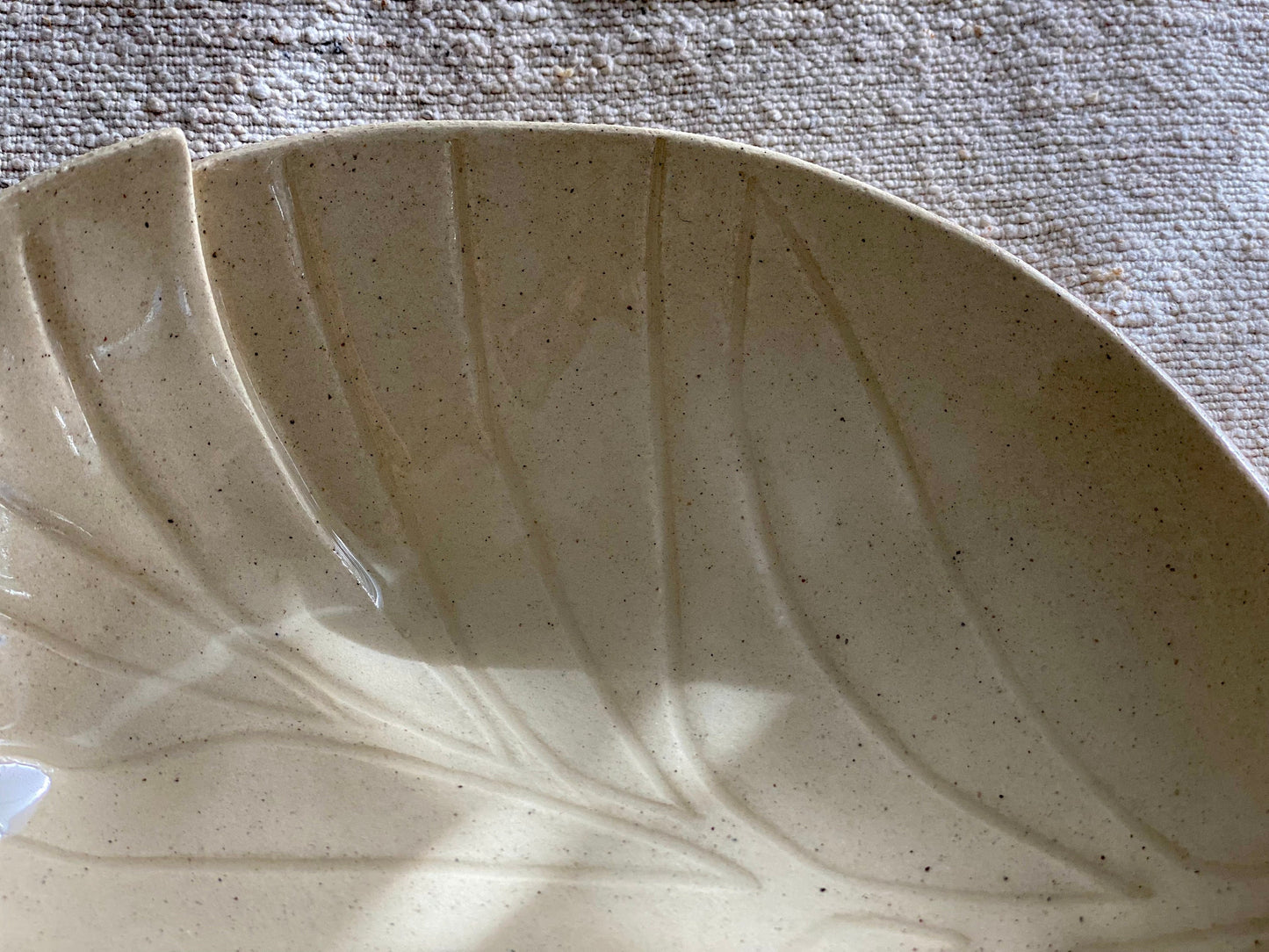 8" Beige Leaf Plate