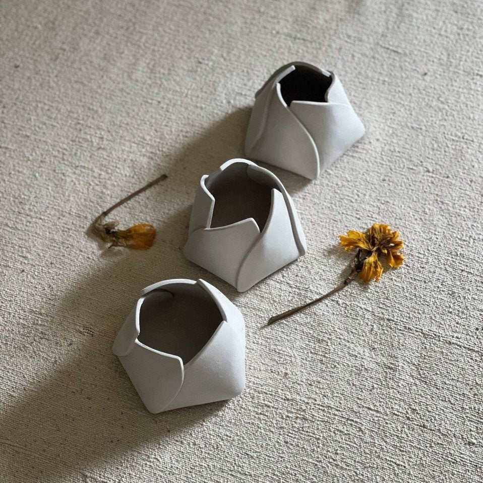 Ceramic Tutorial Video No. 6 - Step by Step Guide on How to Make a Cut and Fold Bud Vase