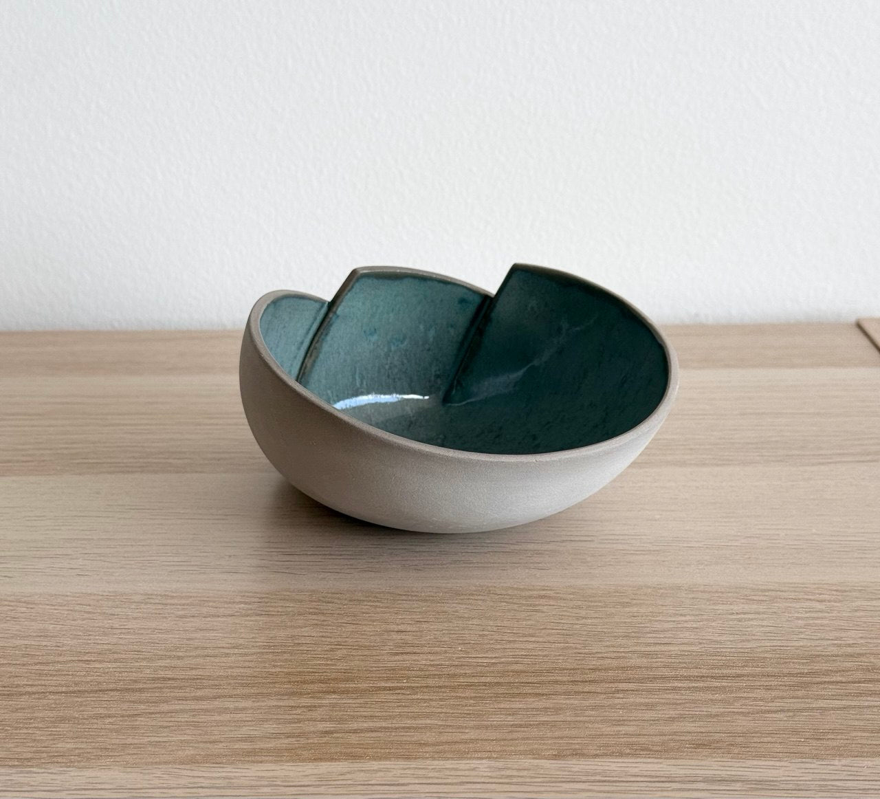 Ceramic Tutorial Video No. 14 - Step by Step Guide on How to Make a Cut & Fold Bowl (2 cuts)