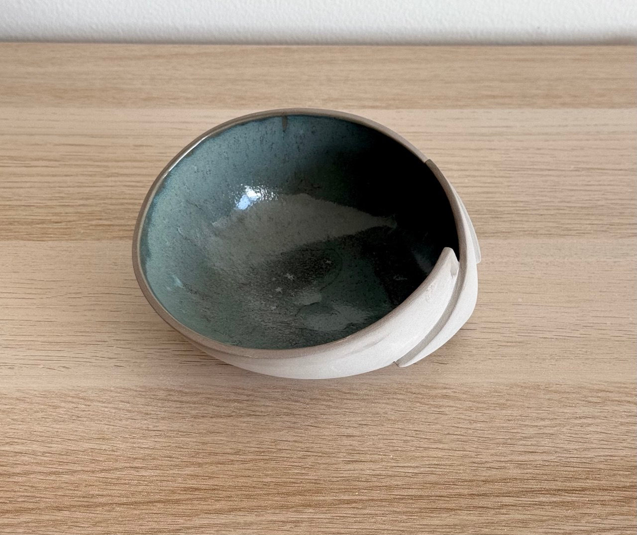 Ceramic Tutorial Video No. 14 - Step by Step Guide on How to Make a Cut & Fold Bowl (2 cuts)