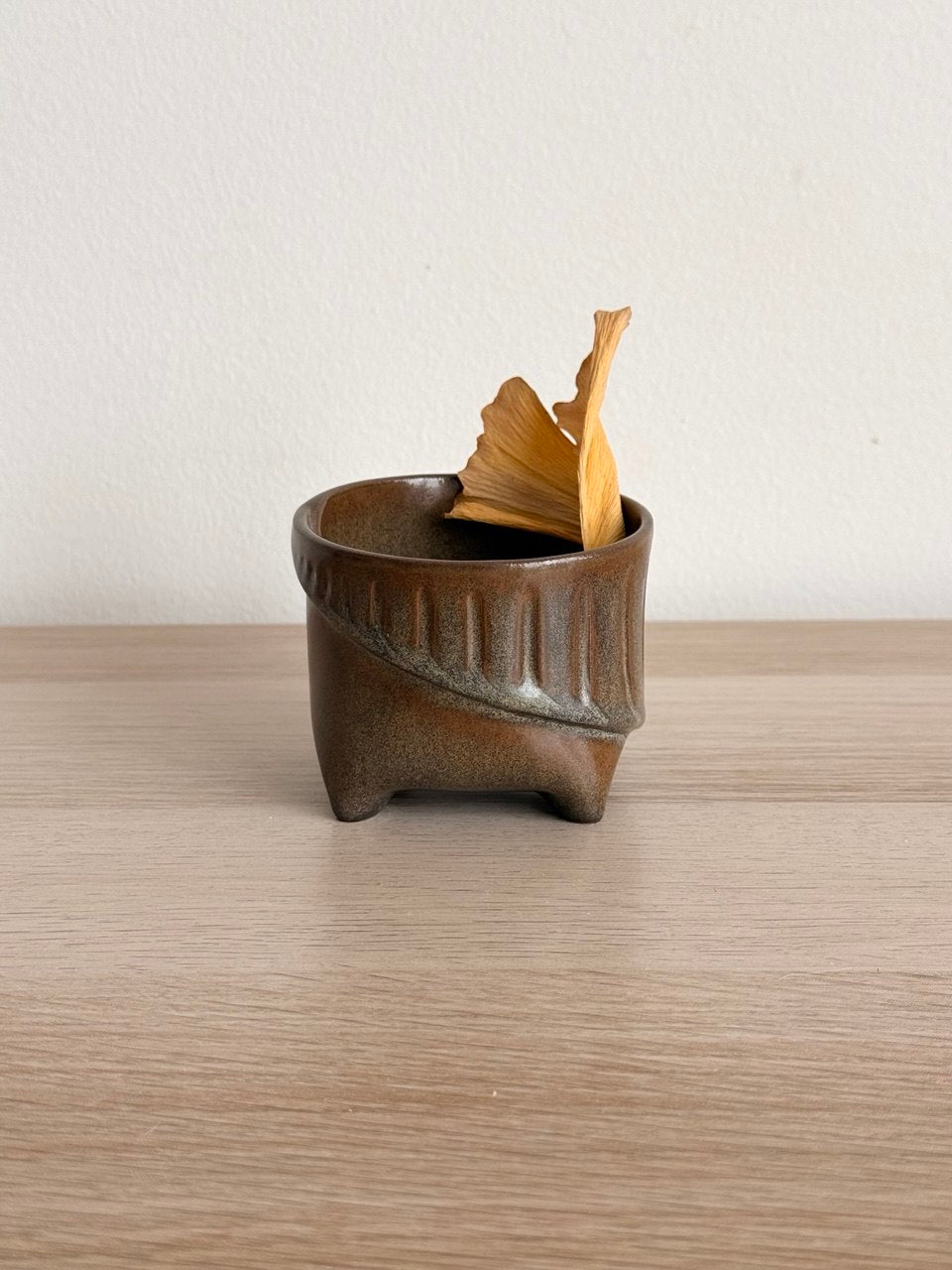 Metallic Flutted Spiral Yunomi Tea Cup | 6oz