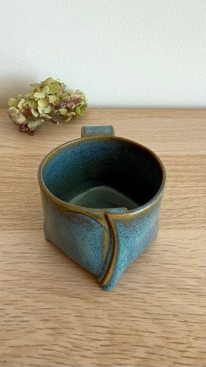Turquoise Curvy Yunomi Tea Cup with Handle| 6oz