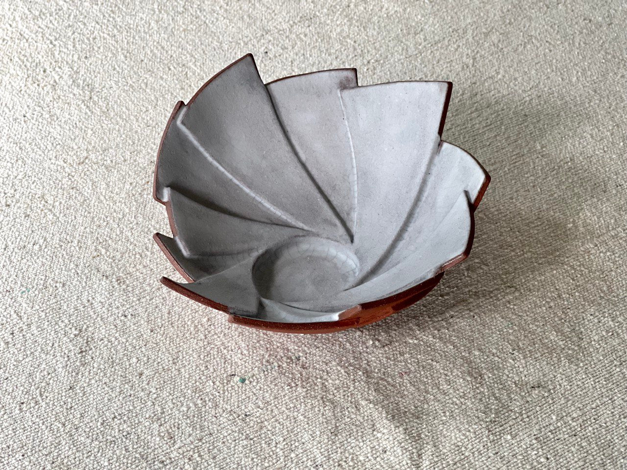 7" Geometric Red Crackle Bowl