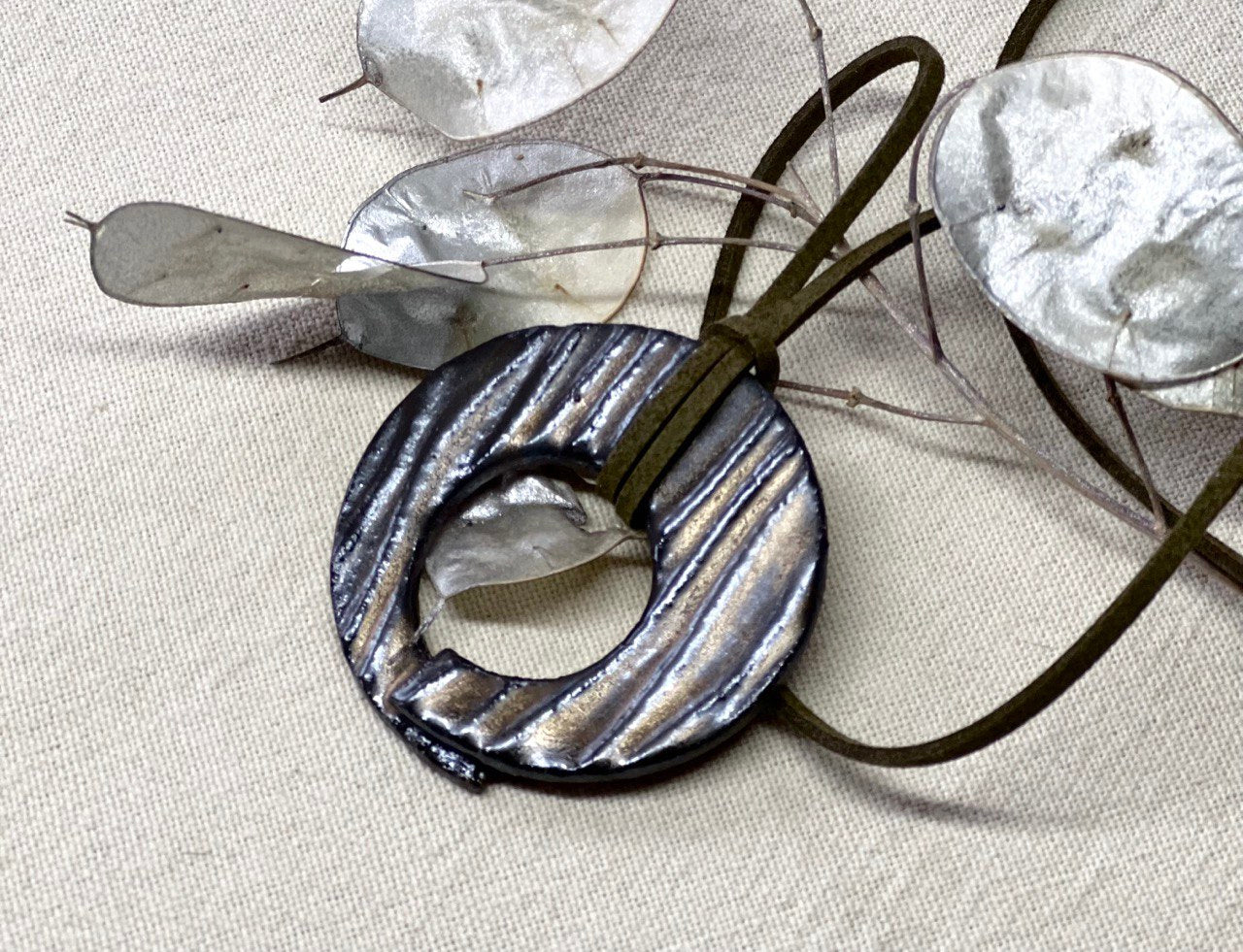 Metallic Loop Pendant