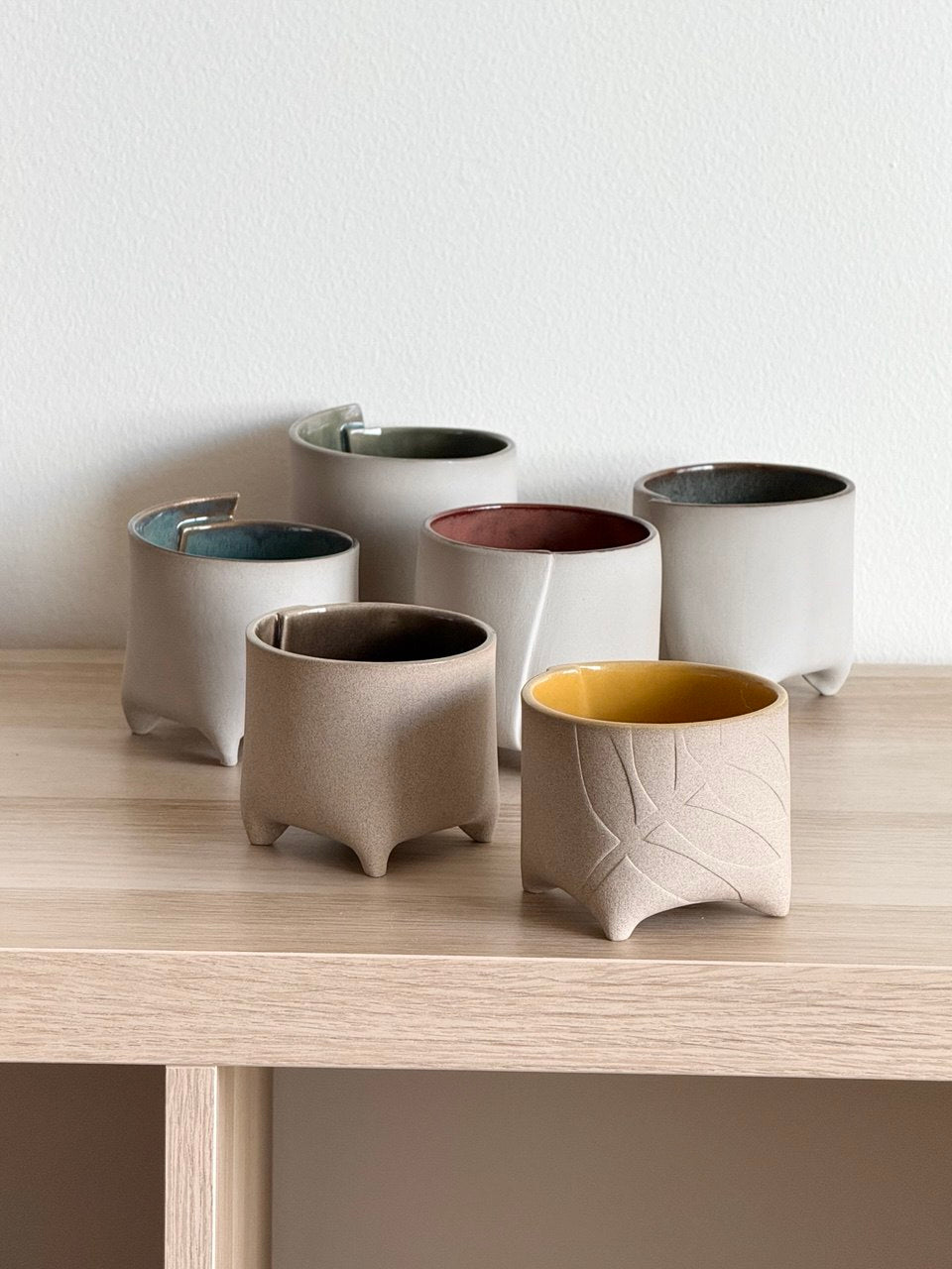 Ceramic Tutorial Video No. 24 - Step by Step Guide on How to Make a Yunomi with 4 Legs