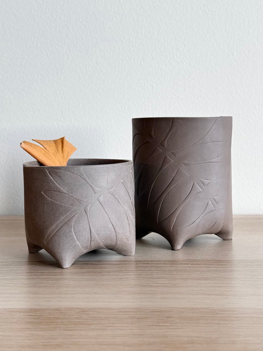 Ceramic Tutorial Video No: 24 - Step by Step Guide on How to Make a Yunomi with 4 Legs