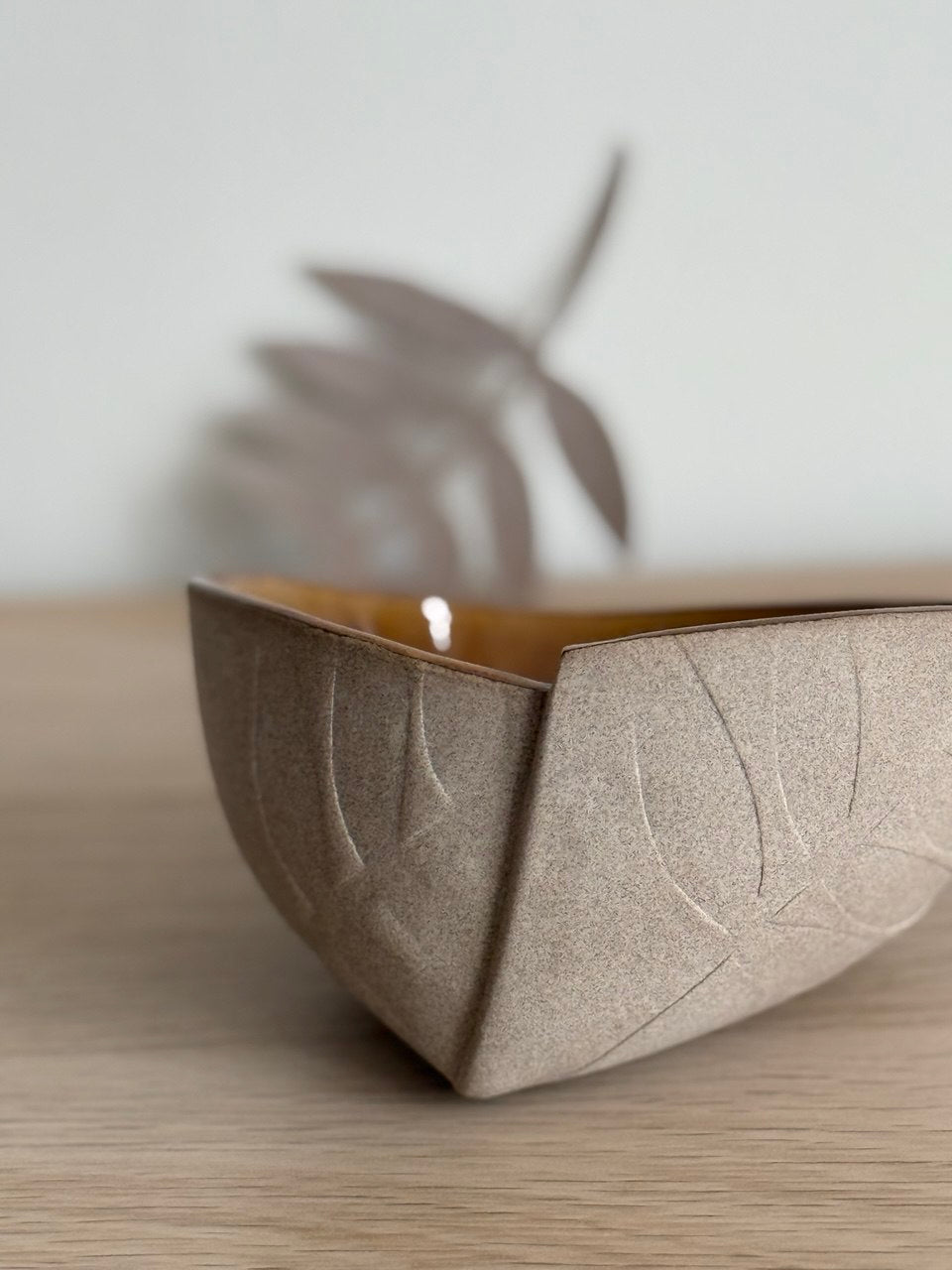 6" Single Cut Leaf Bowl