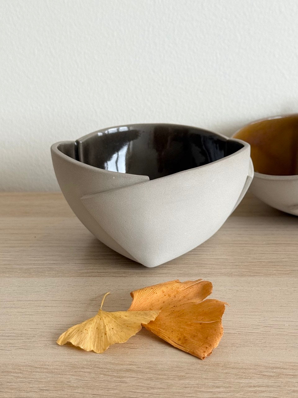 5 1/2" Smoke Glaze 3 Cut Bowl