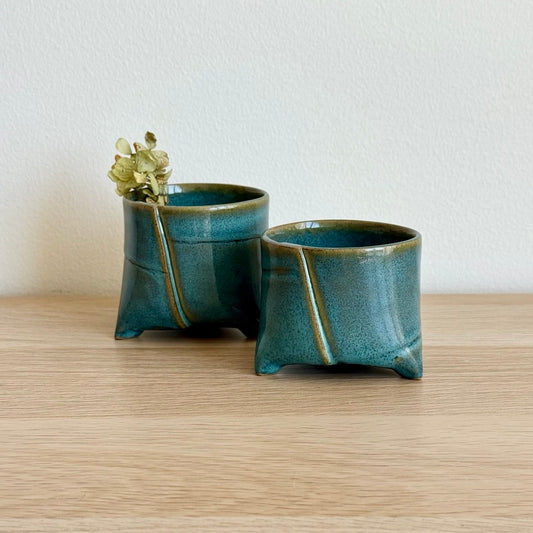 Ceramic Tutorial Video No: 25 - Step by Step Guide on How to Make a Yunomi with 3 Legs
