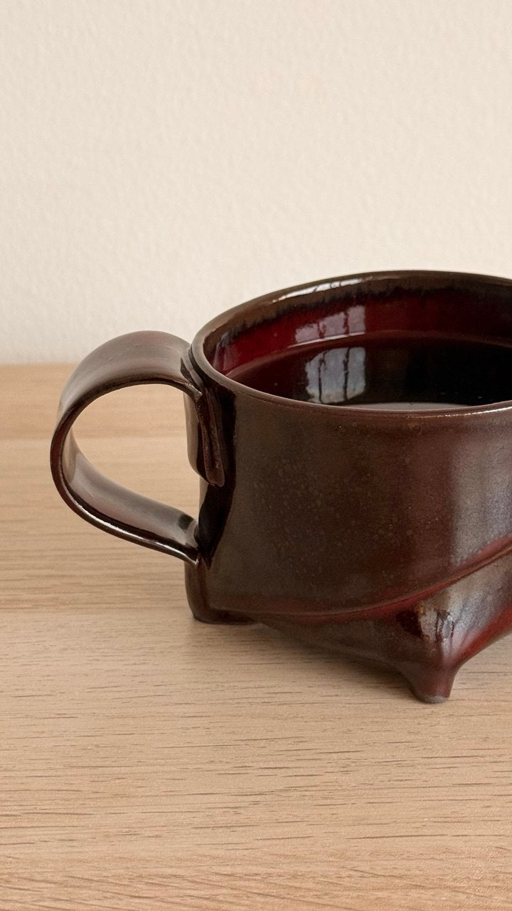 Crimson Spiral Yunomi Tea Cup with Handle | 6oz