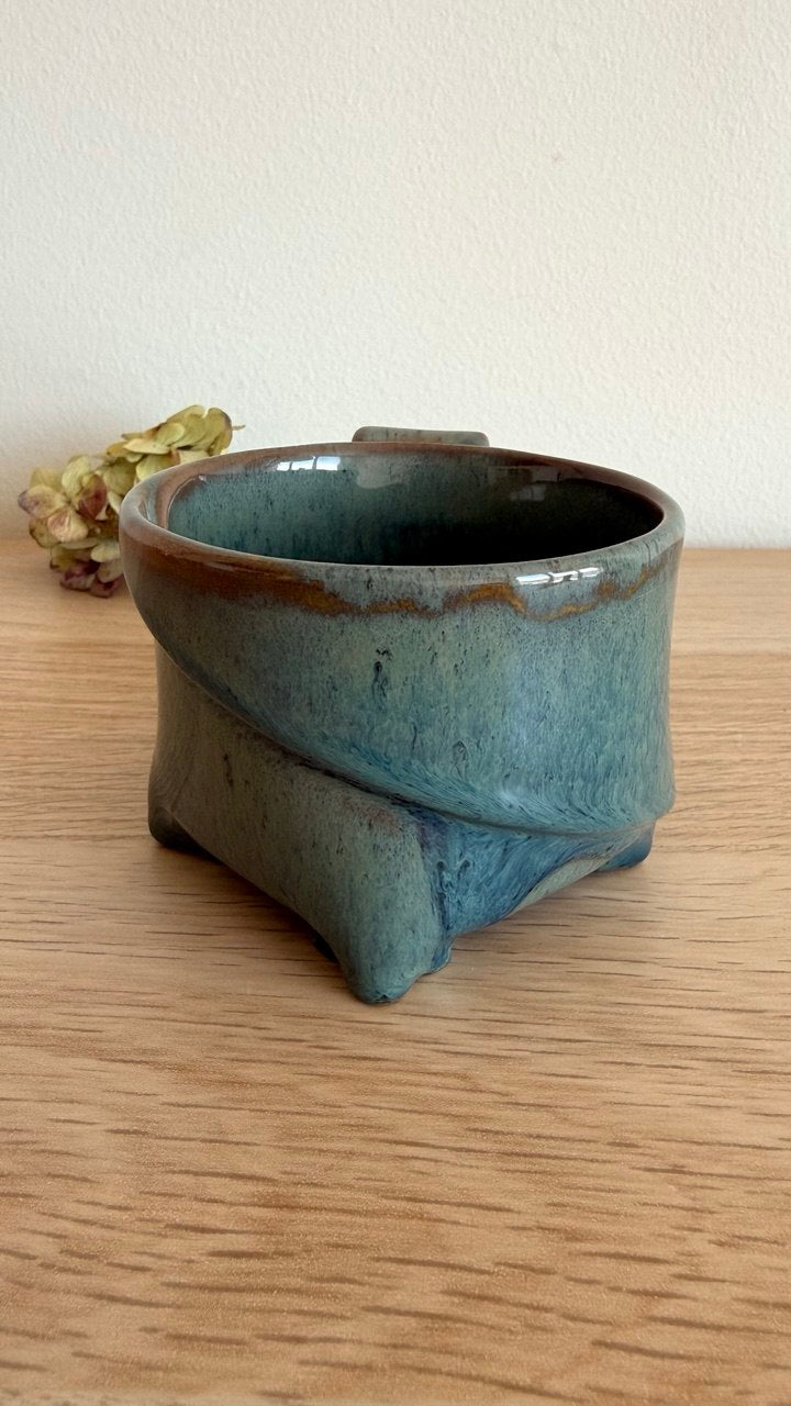 Turquoise Spiral Yunomi Tea Cup with Handle| 7oz
