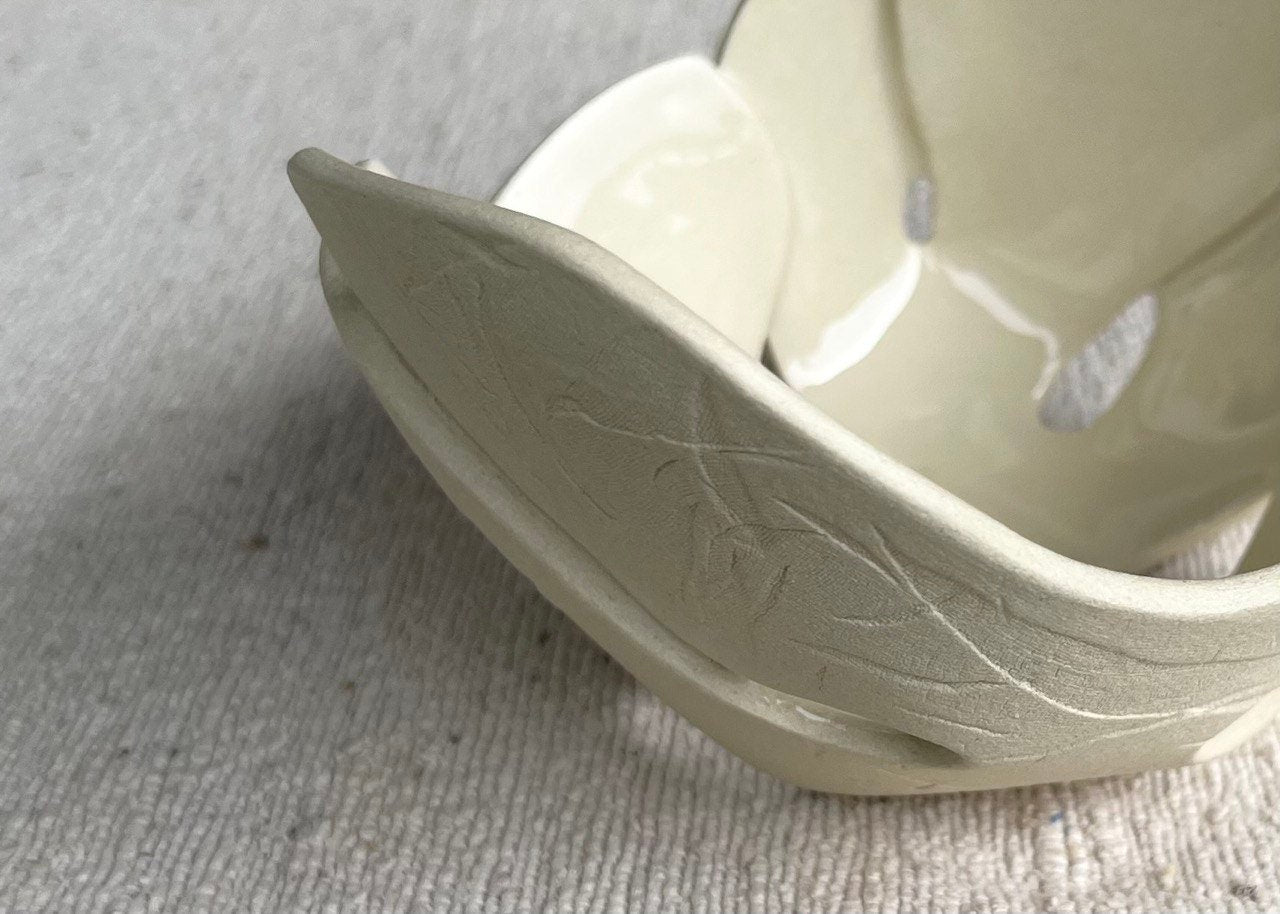 Monstera Leaf Textured Bowl